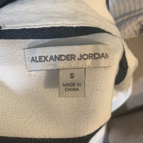 Button up - Picture 2 of 2